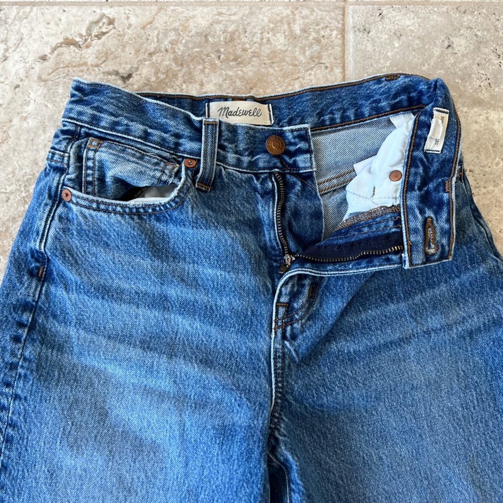 Madewell Superwide-Leg Jeans in Halleran Dark Medium Blue Wash, size 23 - Picture 8 of 14